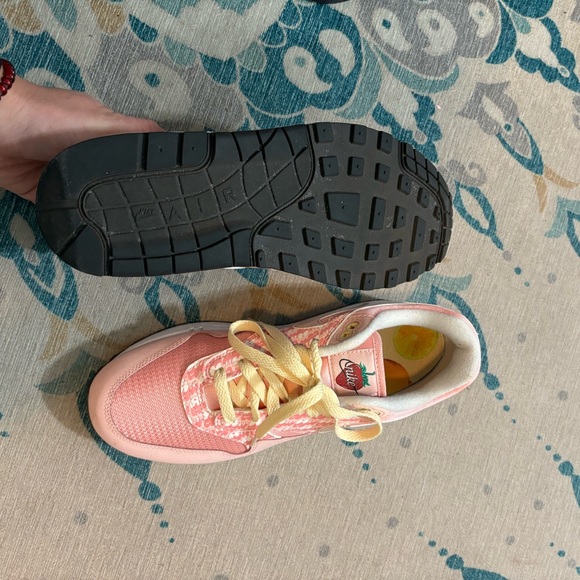Pink lemonade Nike air max shoes - Picture 5 of 5